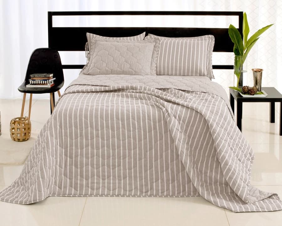 Colcha de Matelassê Chambrê Casal com 2 Porta Travesseiros - Lavive