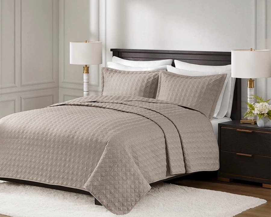 Colcha Matelassê Lyon Queen com 2 Porta Travesseiros - Corttex