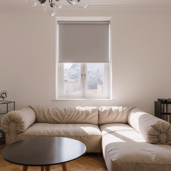 Persiana Rolô Blackout Astella Poliéster Cinza 1,6x2,20m Inspire