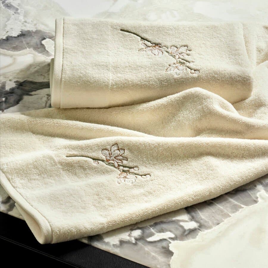Toalha de Banho Almond Flowers Boss Home Madrepérola 70cm x 140cm