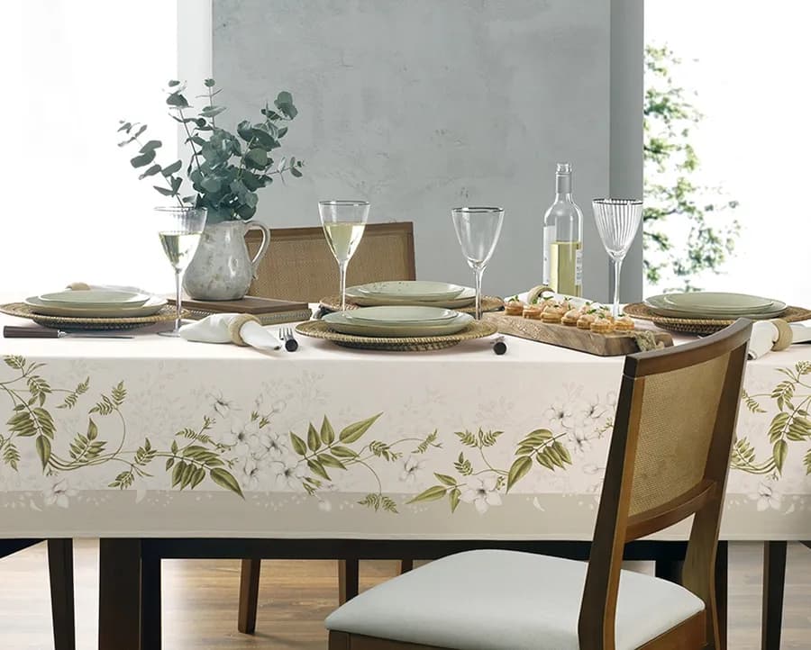 Toalha de Mesa Karsten Antiformiga Jasmim - Retangular - 1.40x2.50m