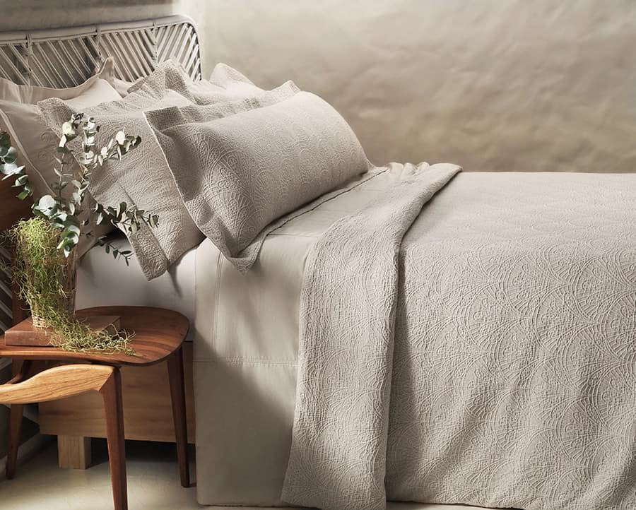 Colcha Jacquard Ópera Queen com 2 Fronhas - 300 Fios - Altenburg Haus