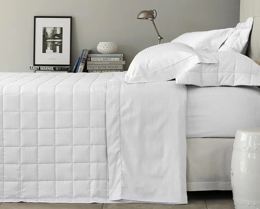 Colcha Matelassê Buddemeyer Damask Stripes Queen com 2 Porta Travesseiros - Cetim 300 Fios