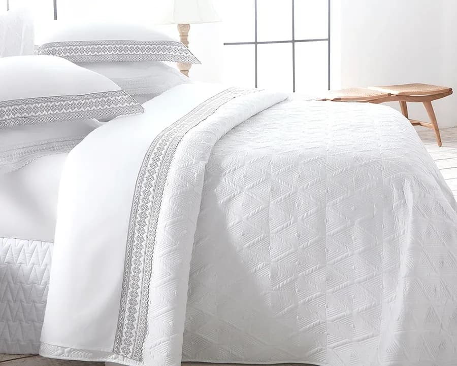 Colcha Matelassê Mini Check King com 2 Porta Travesseiros - Percal 300 Fios - Naturalle Fashion