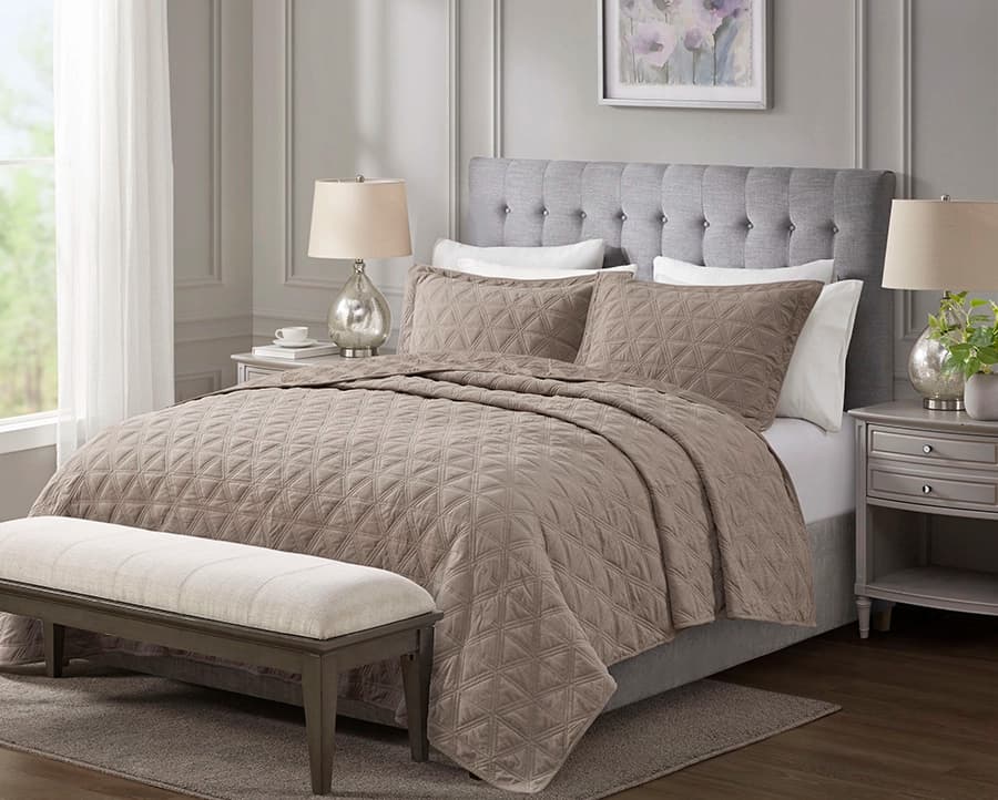 Colcha Matelassê Veludo Bristol King com 2 Porta Travesseiros - Corttex