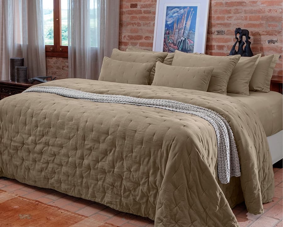 Kit Edredom Comforter Velvet Taj Queen com 2 Porta Travesseiros - Naturalle Fashion