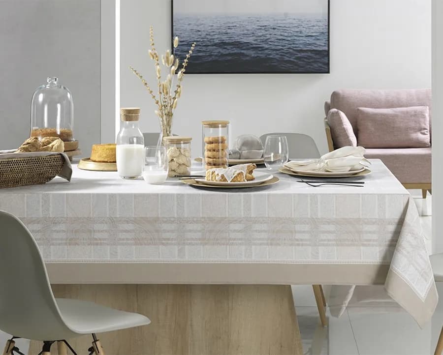 Toalha de Mesa Karsten Antiformiga Aruna - Retangular - 1.40x2.10m