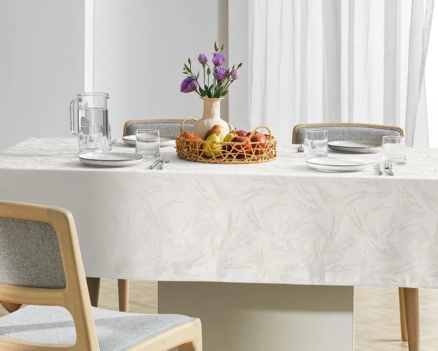 Toalha de Mesa Karsten Sempre Limpa Jacquard Urban - Quadrada - 1.80x1.80m