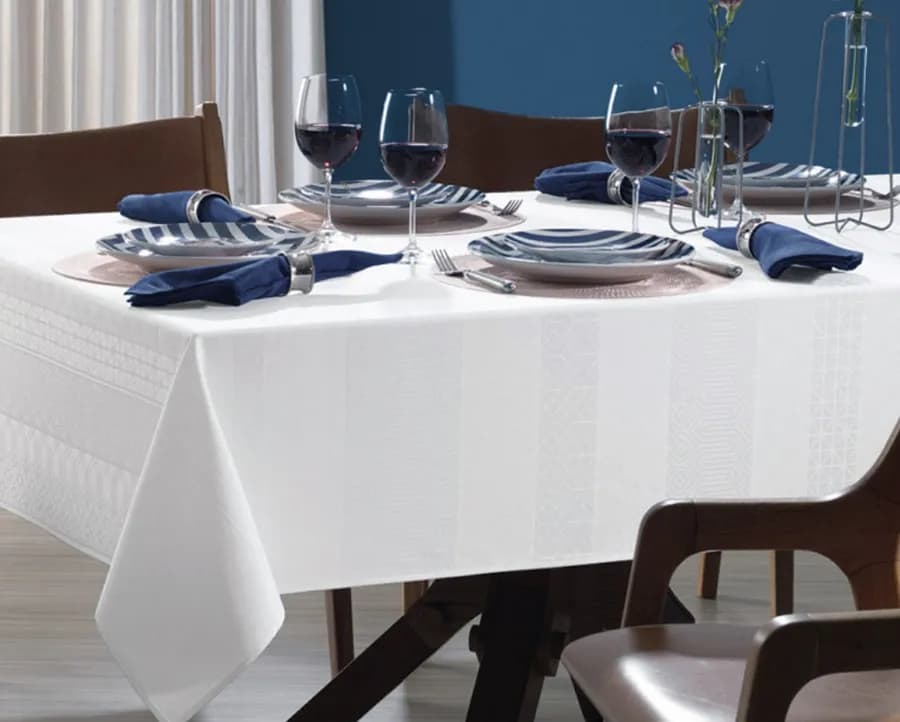 Toalha de Mesa Karsten Sempre Limpa Jacquard Venturine - Retangular - 1.60x2.70m